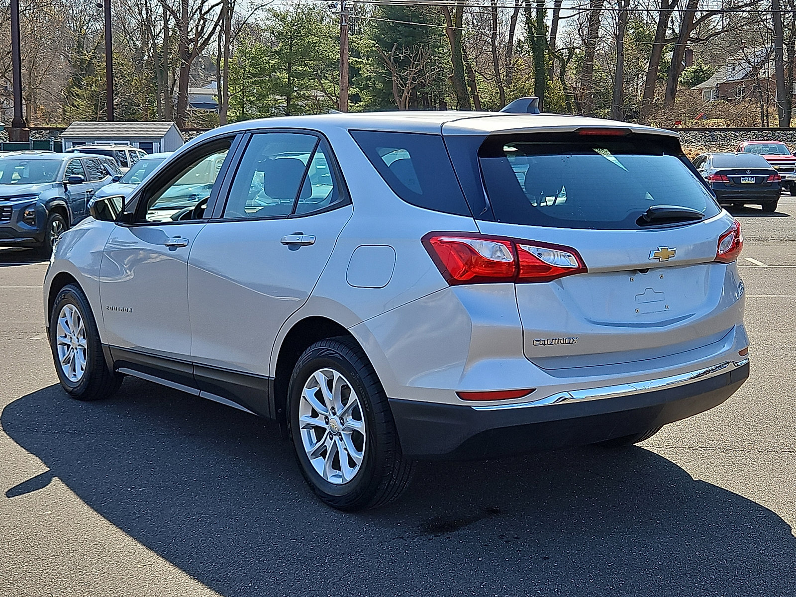 Used 2018 Chevrolet Equinox LS image 4