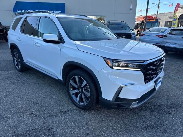 Used 2024 Honda Pilot Touring image 23