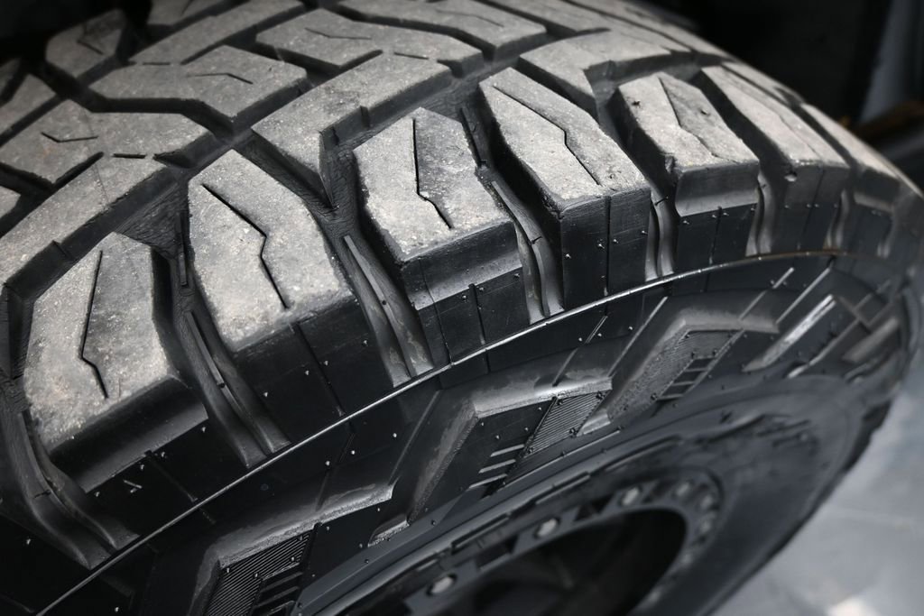 Used 2013 Jeep Wrangler Unlimited Rubicon w/ Connectivity Group AWD/4WD image 24