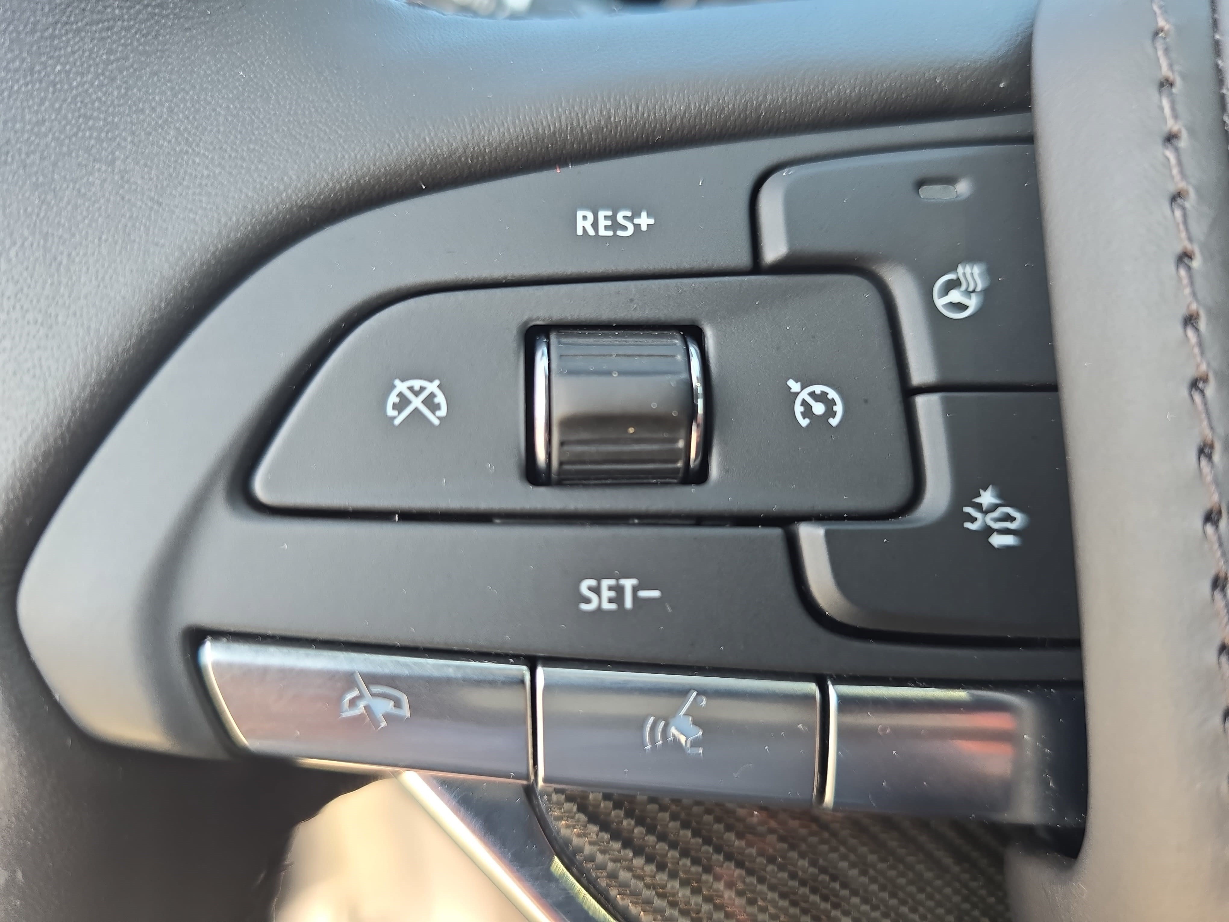 Used 2024 Cadillac XT6 Premium Luxury w/ Platinum Package FWD image 18