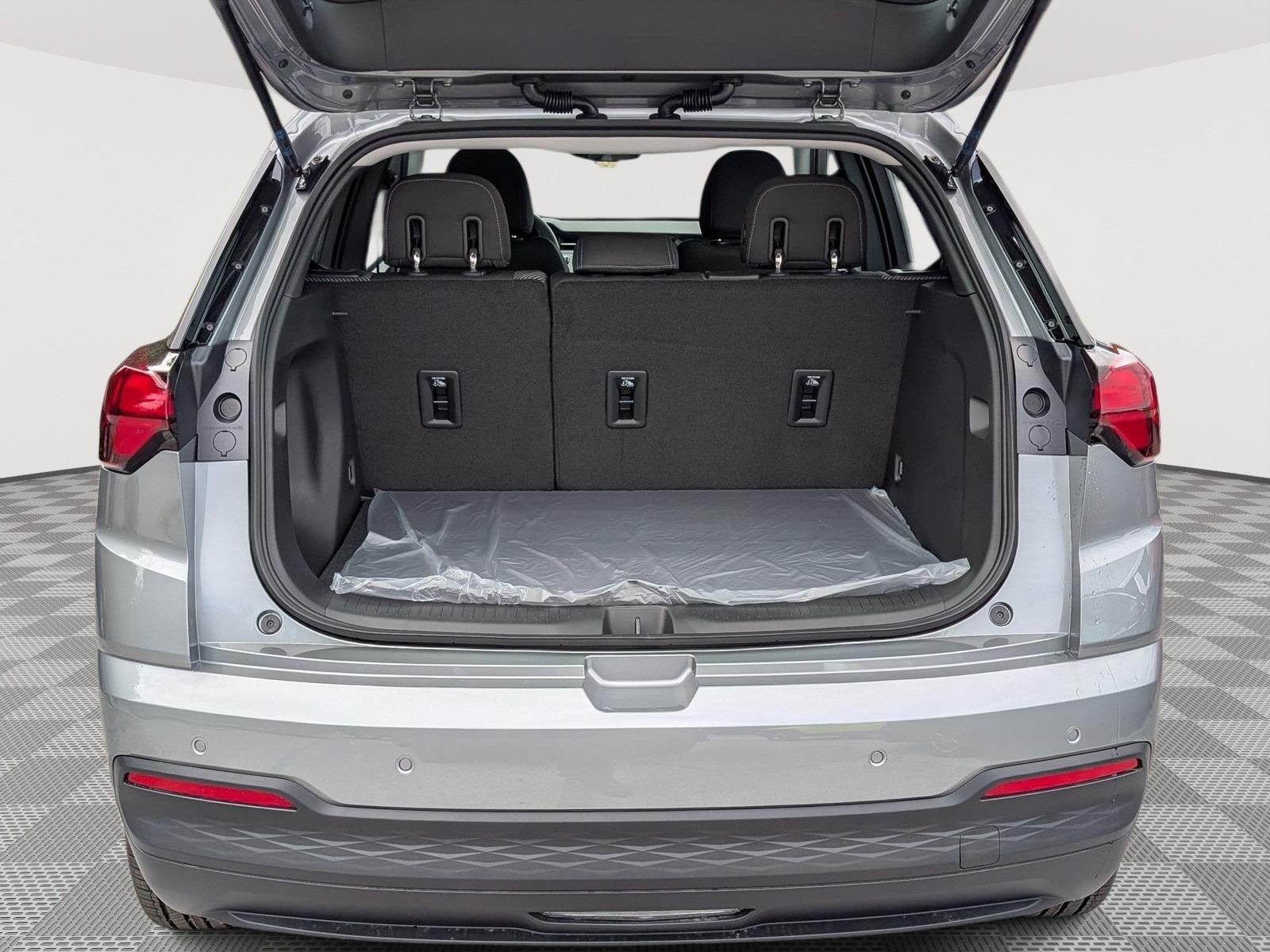 New 2027 Chevrolet Bolt LT w/ Comfort Package FWD image 9