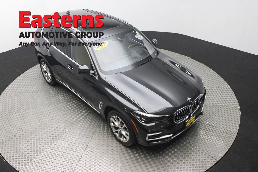 Used 2022 BMW X5 xDrive40i w/ Premium Package image 3