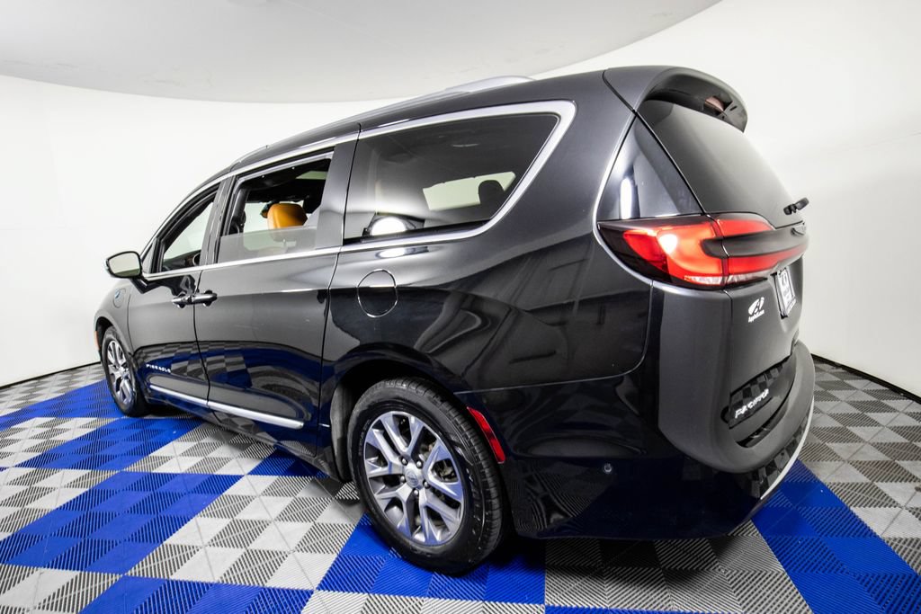Used 2021 Chrysler Pacifica Pinnacle FWD image 7