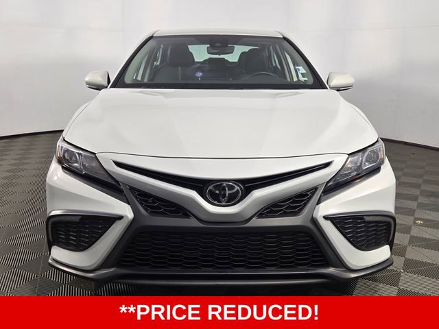 Used 2024 Toyota Camry SE video 2