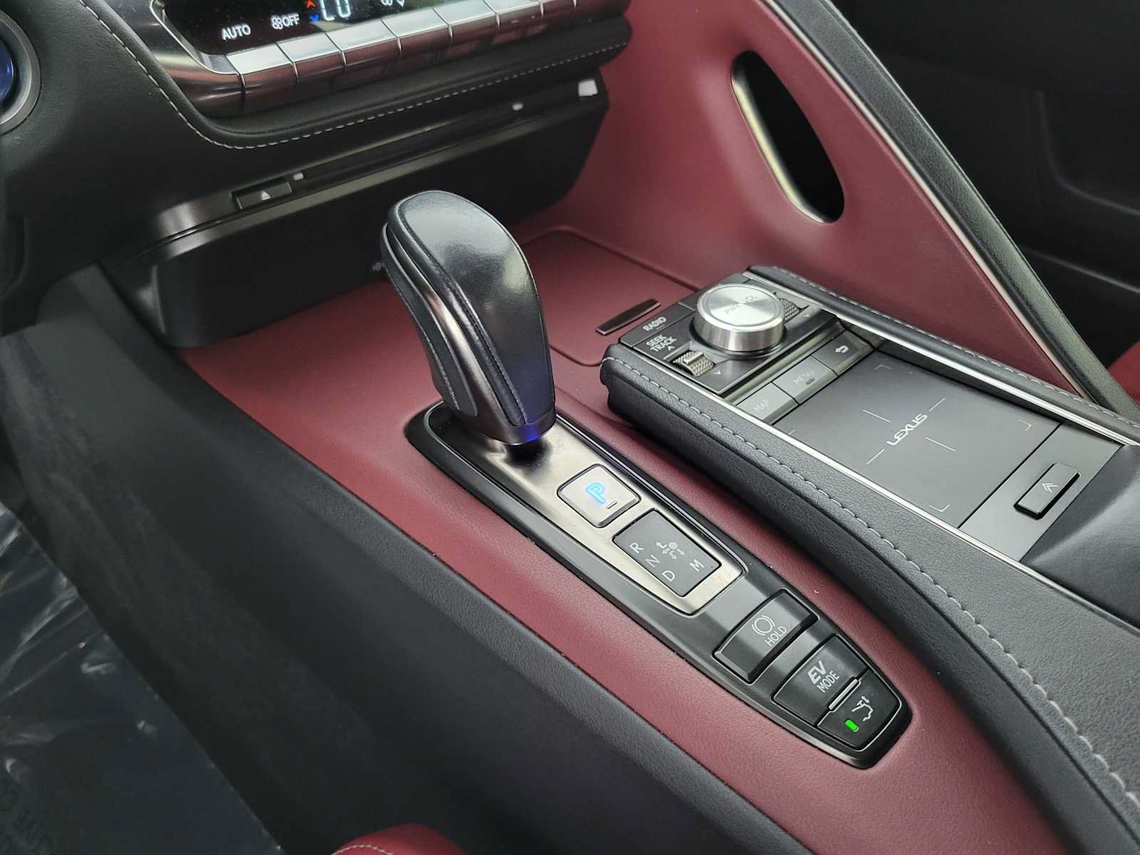 Used 2018 Lexus LC 500h w/ Performance Package RWD image 31