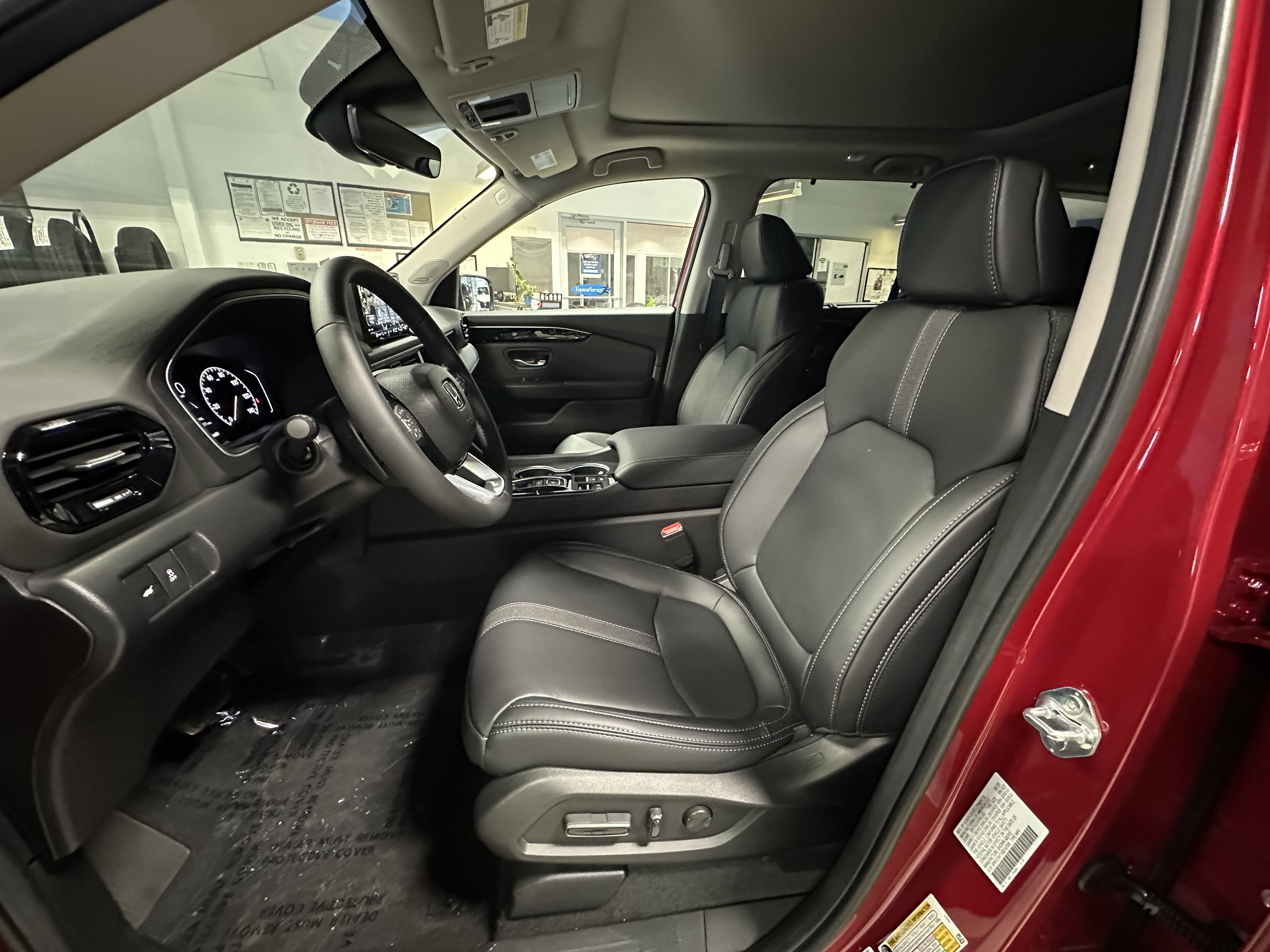 New 2025 Honda Pilot Touring image 8
