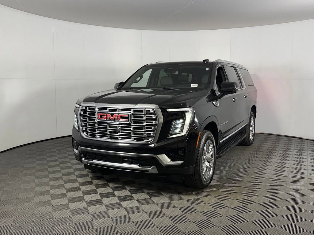 Used 2025 GMC Yukon XL Denali AWD/4WD image 9