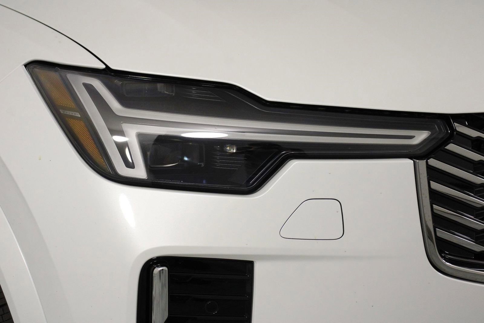 New 2026 Volvo XC90 B6 Plus image 14