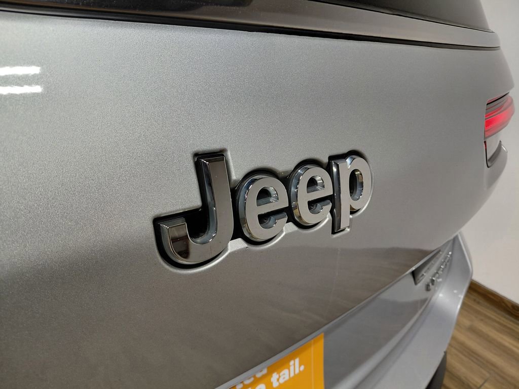 Certified 2022 Jeep Grand Cherokee L Laredo w/ Luxury Tech Group I AWD/4WD image 26