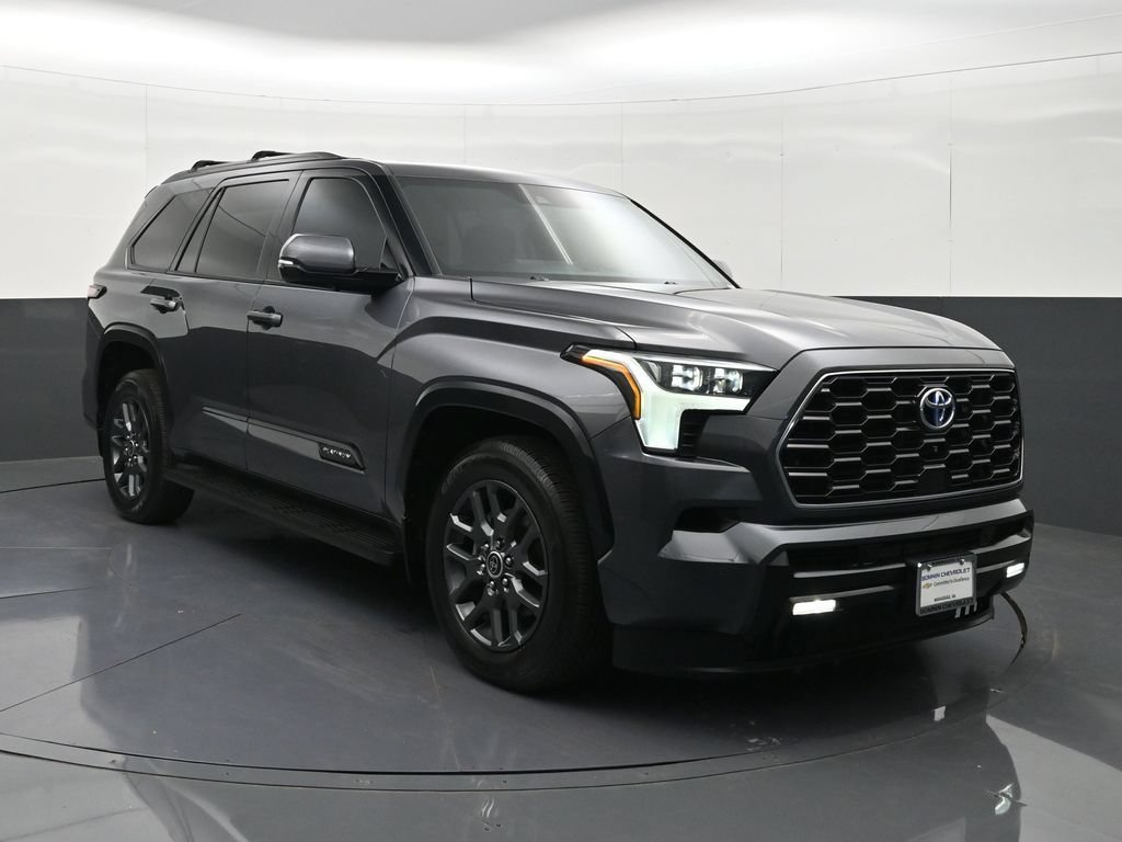 Used 2023 Toyota Sequoia Platinum AWD/4WD image 7