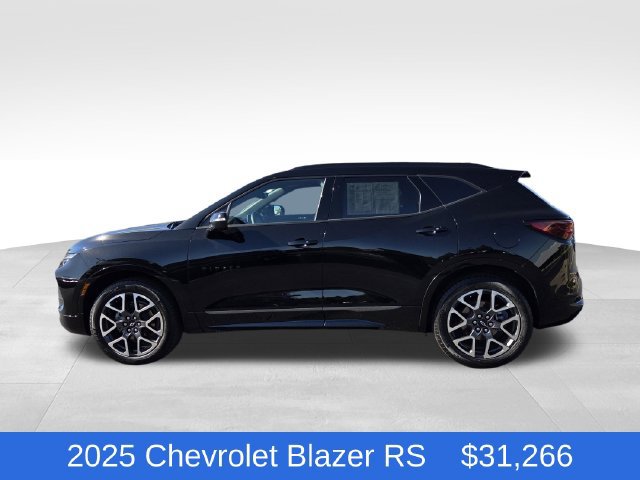 Certified 2025 Chevrolet Blazer RS w/ Driver Confidence II Package FWD image 2