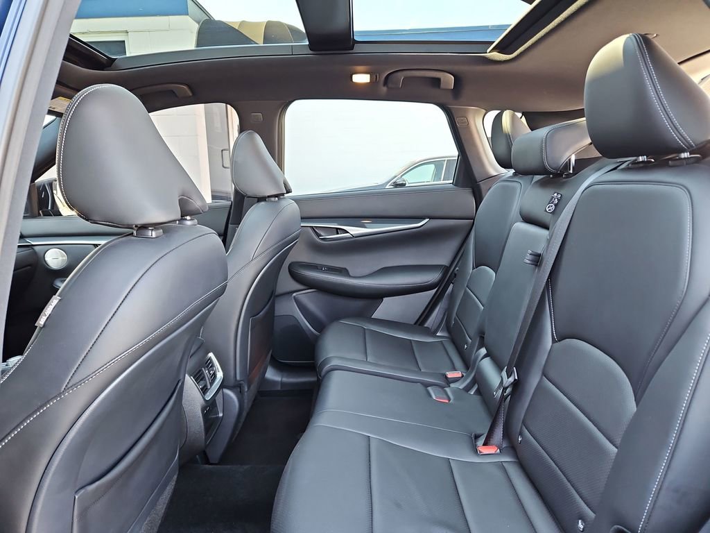 Used 2023 INFINITI QX50 Sport image 32