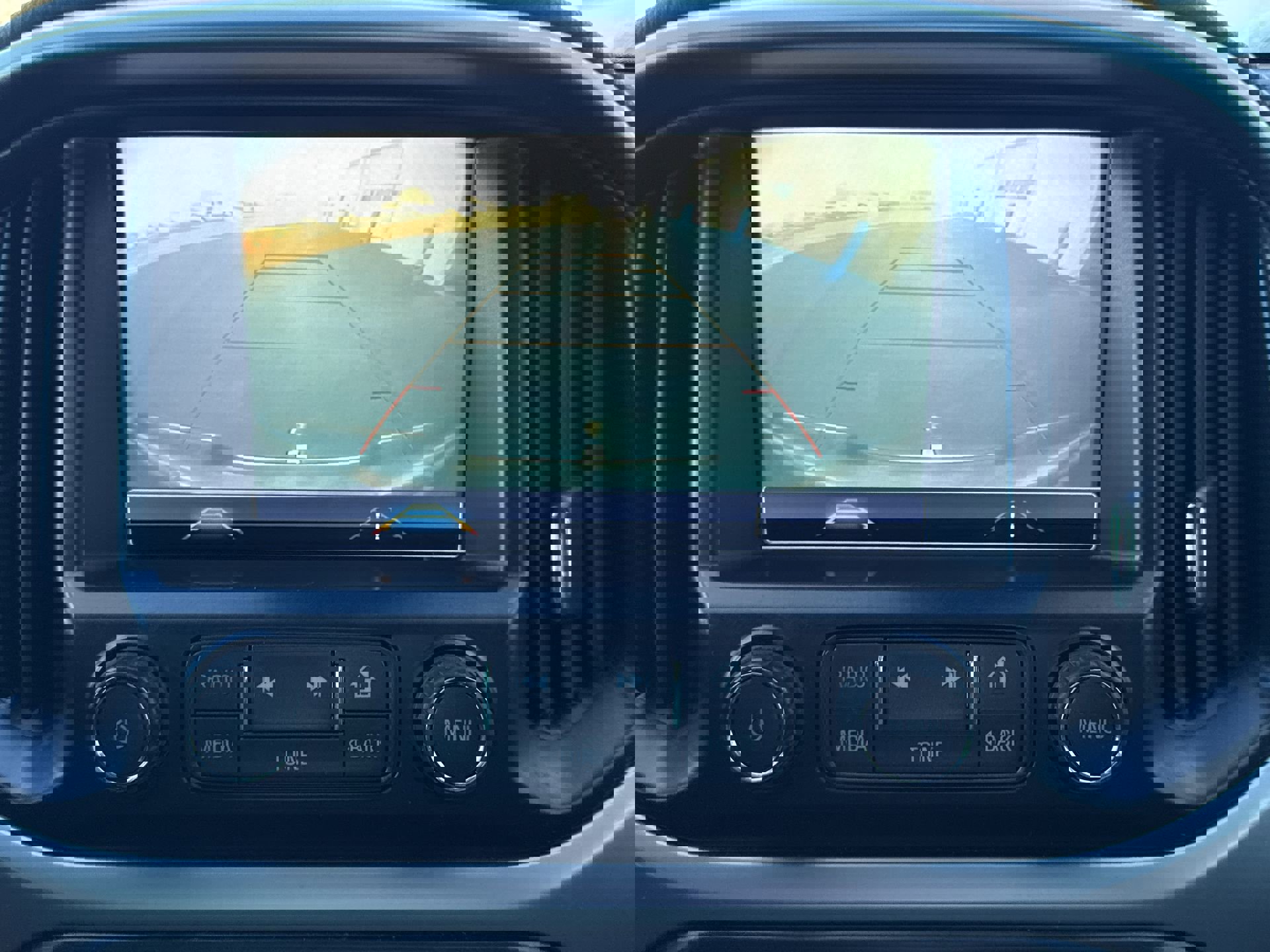 Used 2018 Chevrolet Colorado LT w/ Luxury Package, Chrome image 16