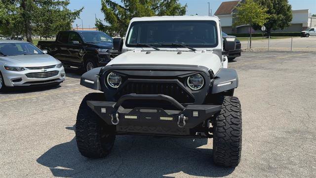Used 2018 Jeep Wrangler Unlimited Sahara w/ Dual Top Group AWD/4WD image 3