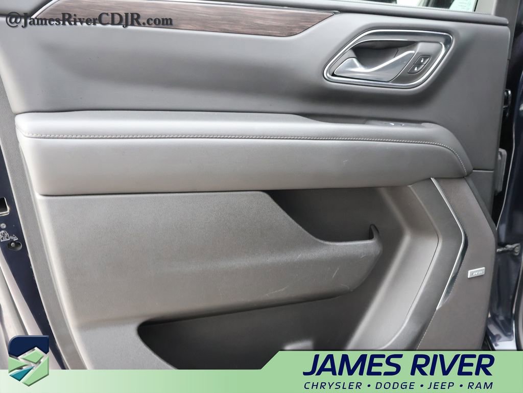 Used 2024 Chevrolet Suburban LT image 18