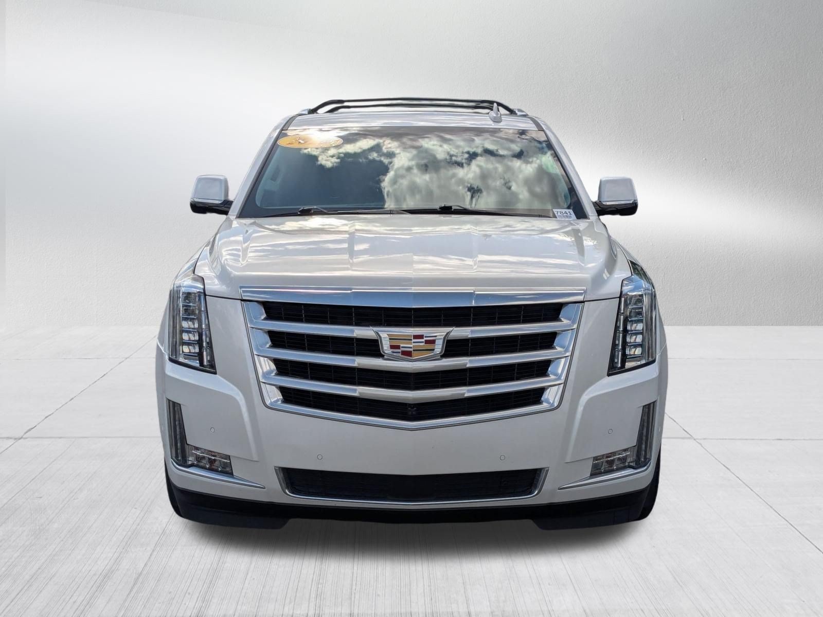 Certified 2020 Cadillac Escalade Premium Luxury AWD/4WD image 9