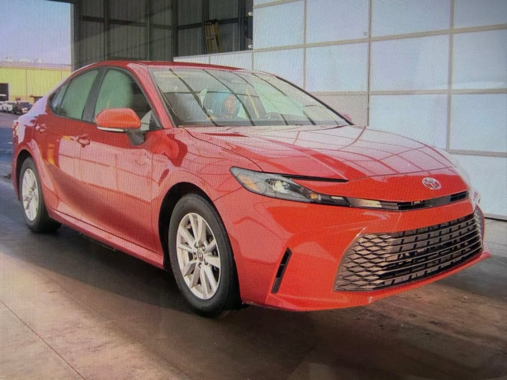 Used 2025 Toyota Camry LE FWD image 12