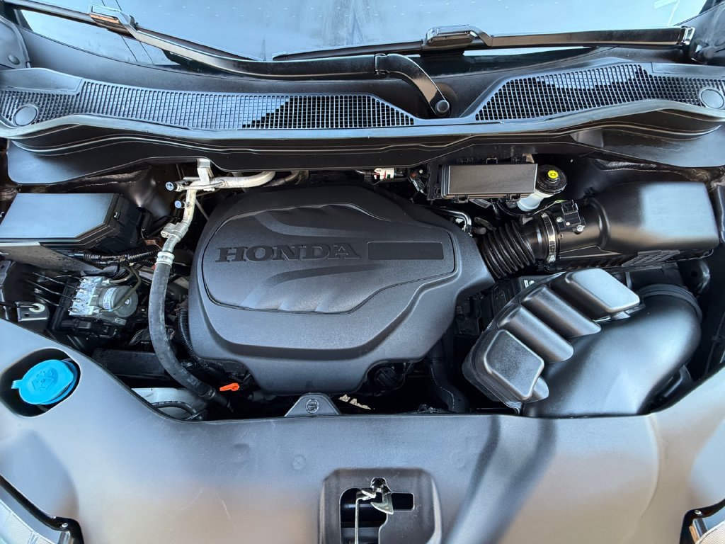 Used 2021 Honda Pilot Touring image 9