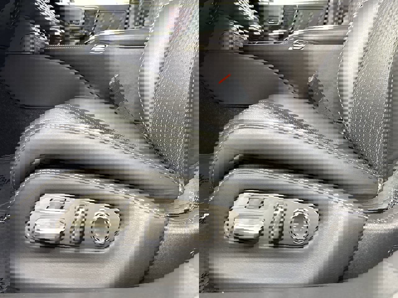 Used 2021 Lexus LS 500 AWD w/ Interior Upgrade Package image 28