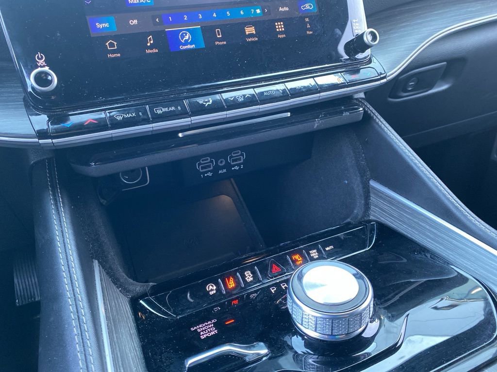 Used 2024 Jeep Wagoneer L Series II w/ Flexible Seating Group image 18