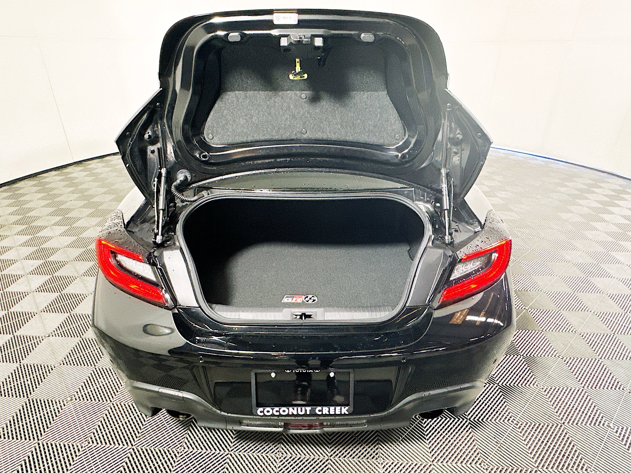 Used 2022 Toyota GR86 Premium RWD image 30