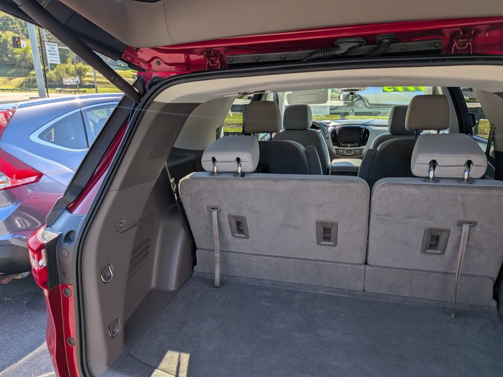 Used 2019 Chevrolet Traverse LT FWD image 12
