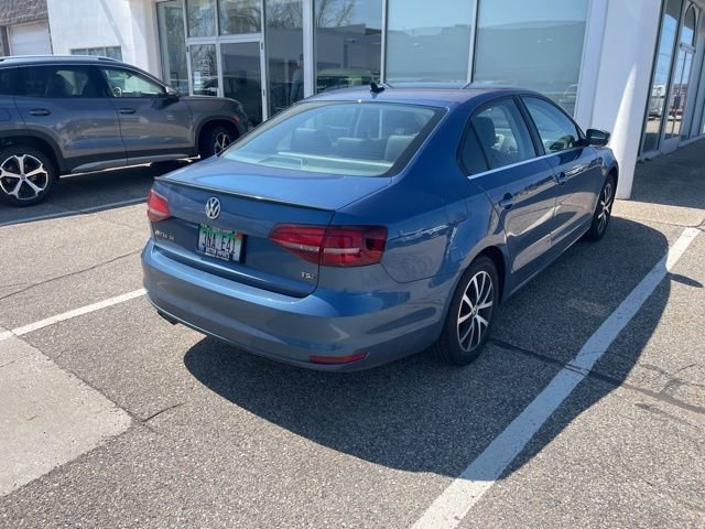 Used 2017 Volkswagen Jetta SE FWD image 6