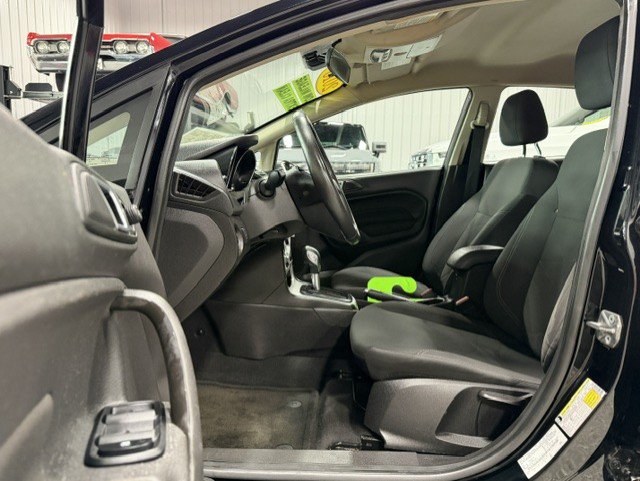 Used 2016 Ford Fiesta SE w/ Cold Weather Package FWD image 11