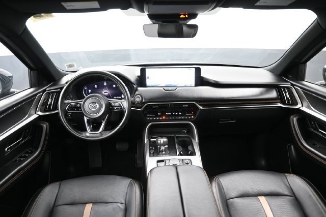 Certified 2025 MAZDA CX-70 Plug-In Hybrid w/ Premium Plus AWD/4WD image 9