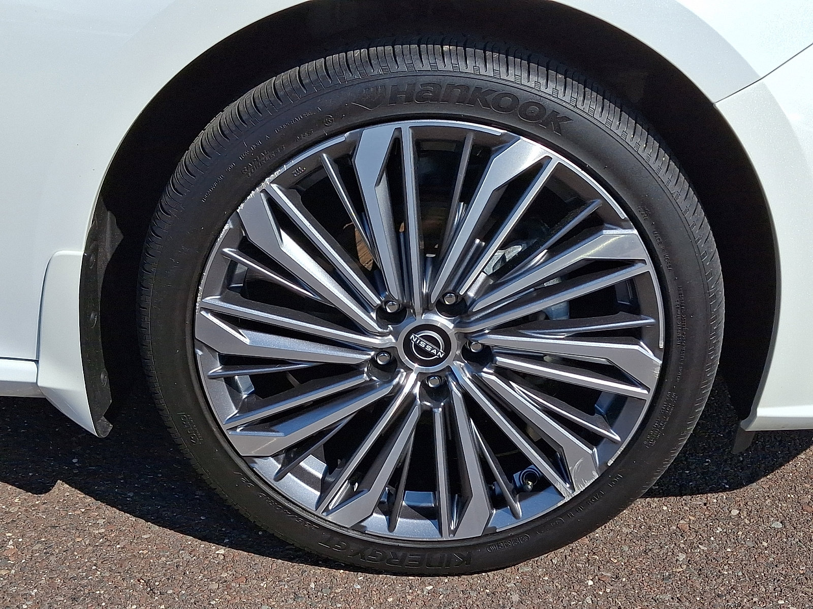 Used 2024 Nissan Altima 2.5 SL AWD/4WD image 8