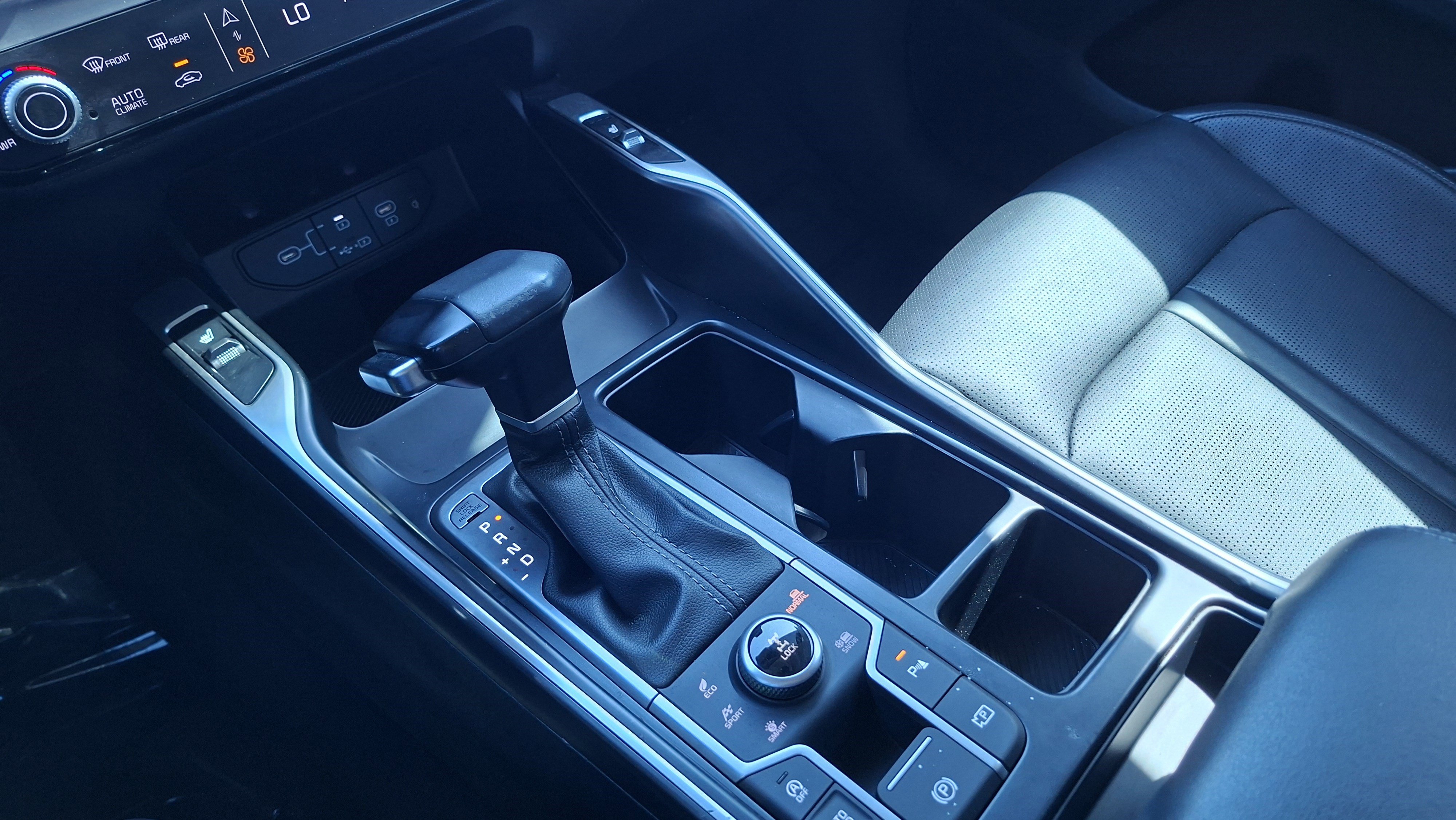 Used 2024 Kia Sorento S w/ Panoramic Sunroof Package image 16