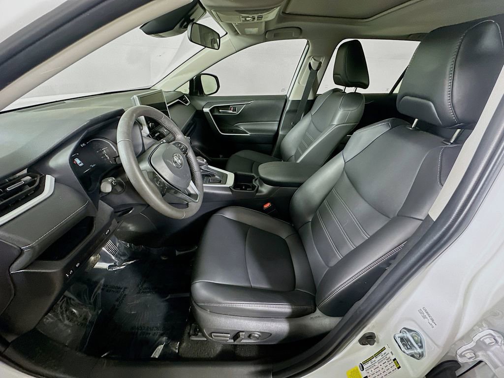 Used 2025 Toyota RAV4 XLE Premium FWD image 15