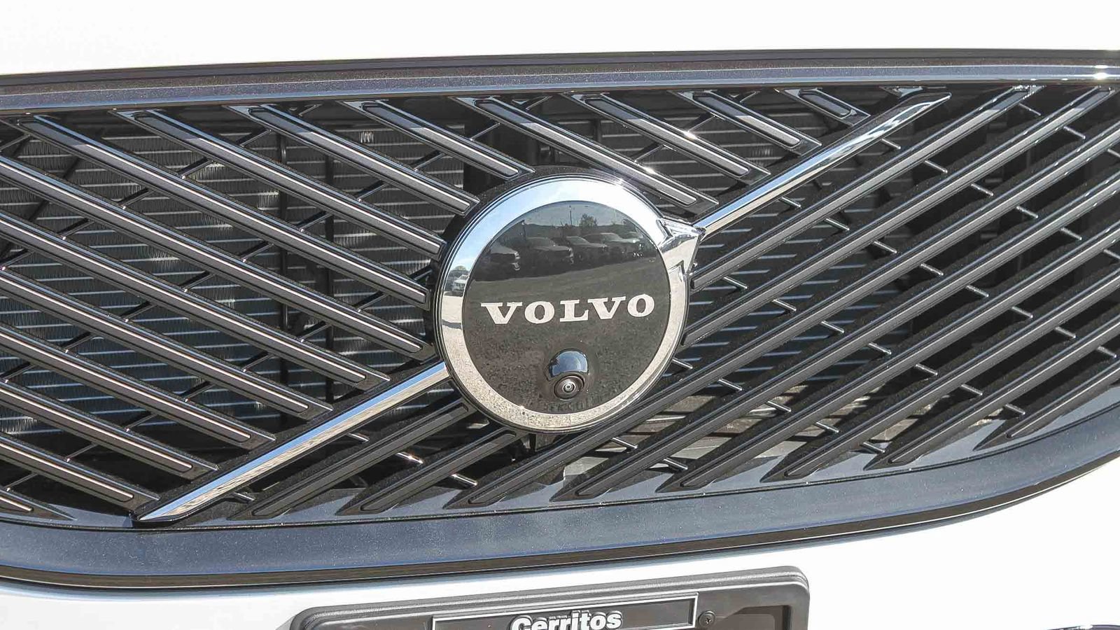 New 2026 Volvo XC60 B5 Plus w/ Protection Package Premier AWD/4WD image 5