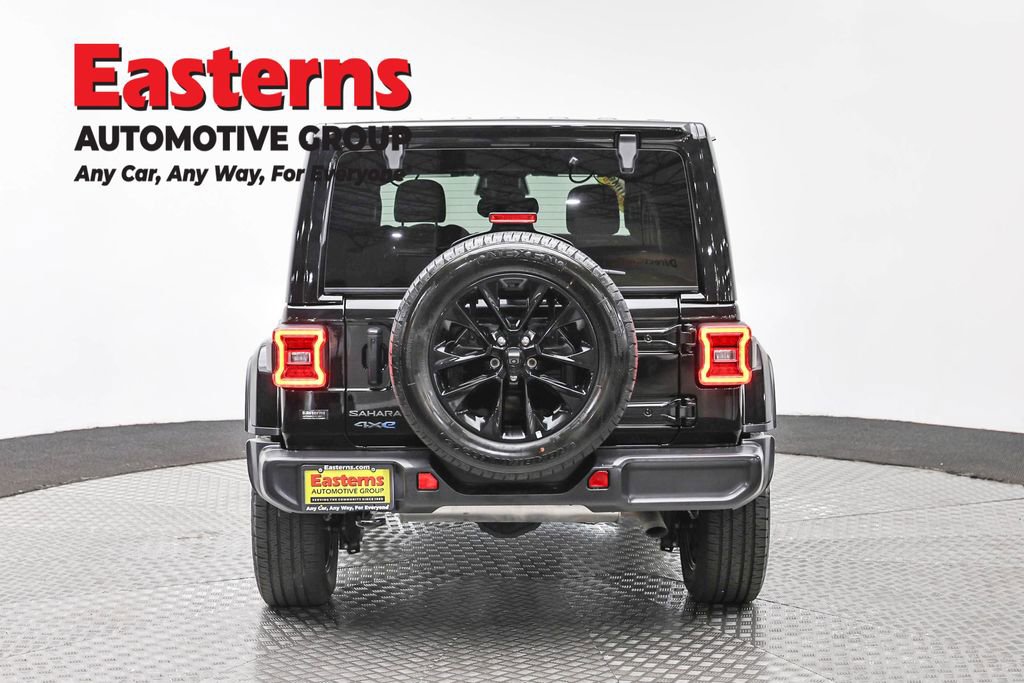 Used 2025 Jeep Wrangler Unlimited Sahara AWD/4WD image 6