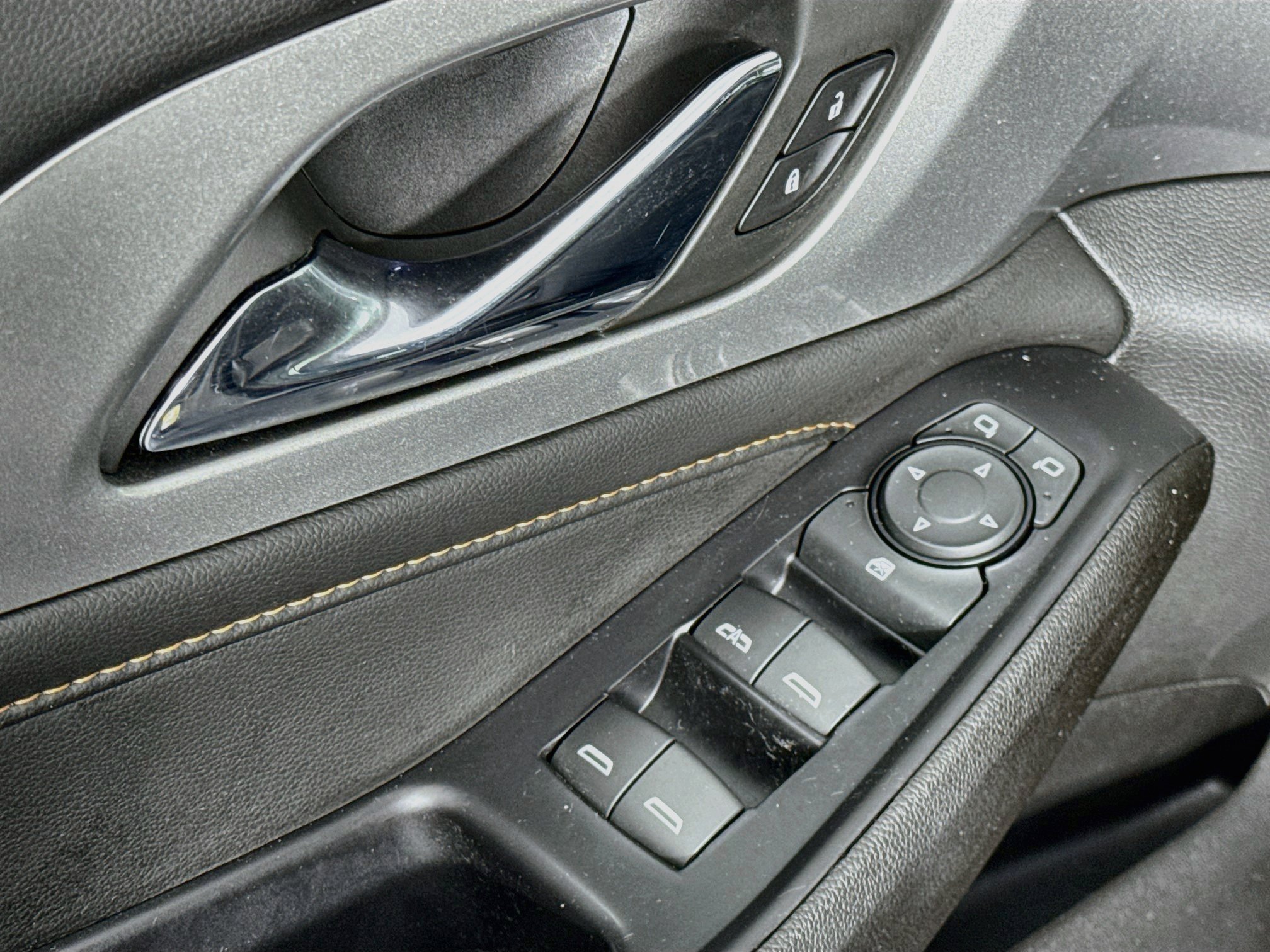 Used 2021 Chevrolet Traverse RS AWD/4WD image 18