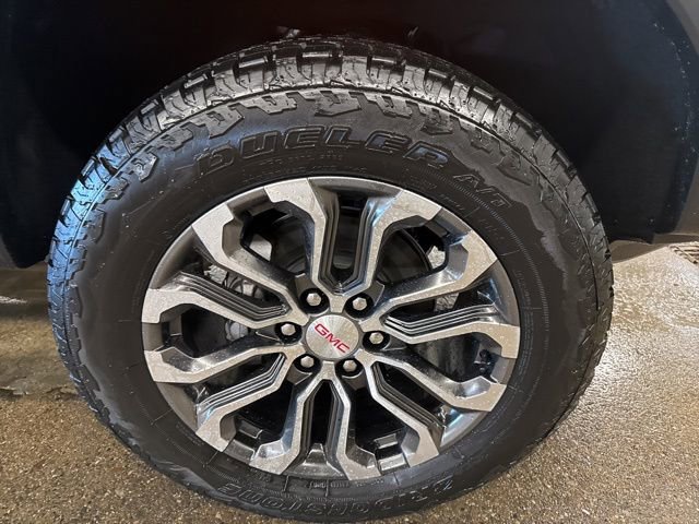 New 2026 GMC Canyon Denali image 9