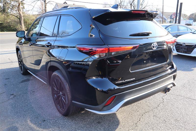 Used 2025 Toyota Highlander XSE image 6