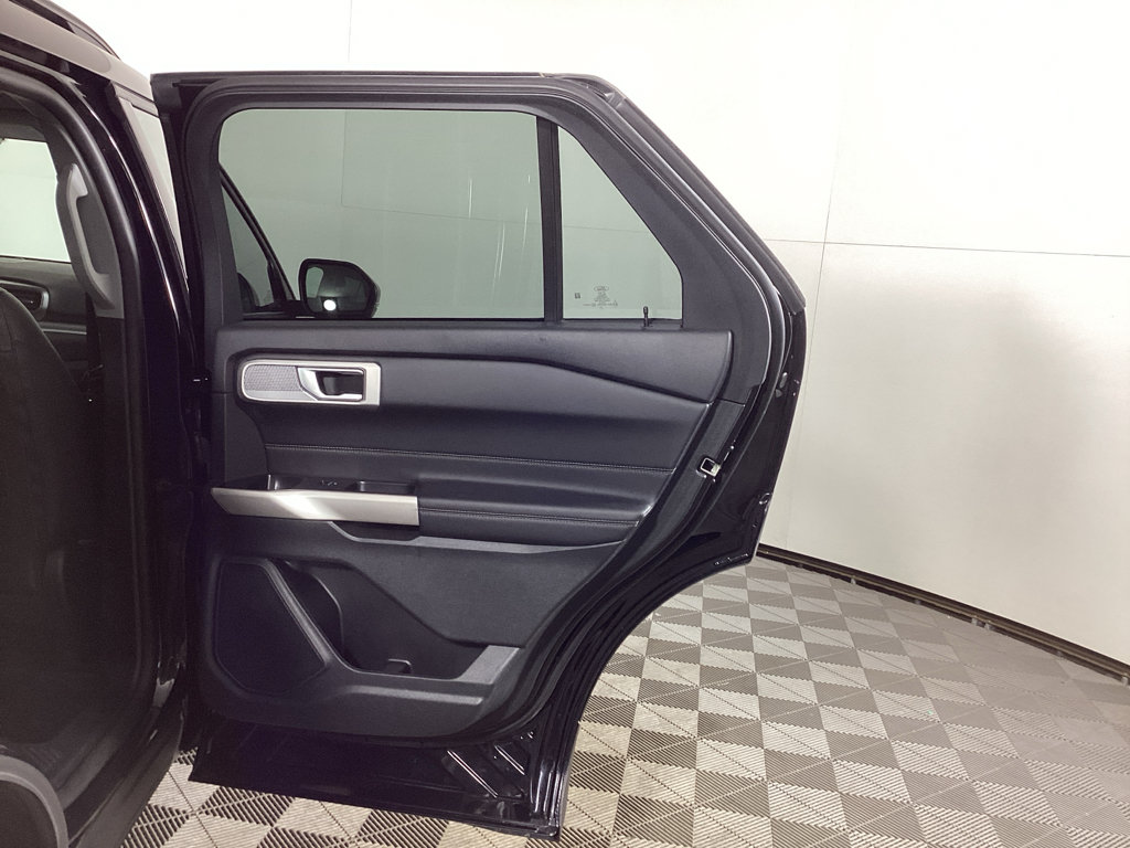 Used 2023 Ford Explorer XLT w/ Equipment Group 202A AWD/4WD image 11