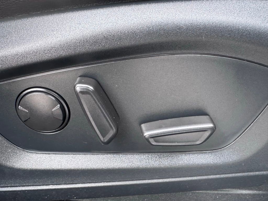 Certified 2022 Ford Explorer Limited w/ Equipment Group 301A image 30