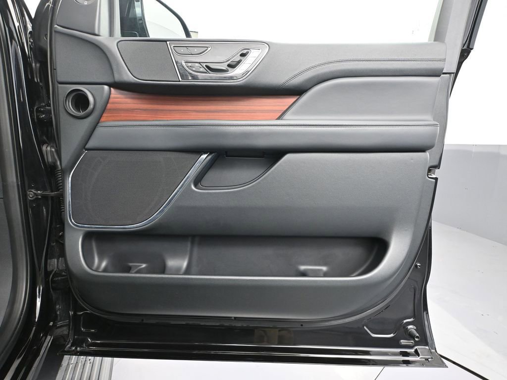Used 2024 Lincoln Navigator Reserve image 51