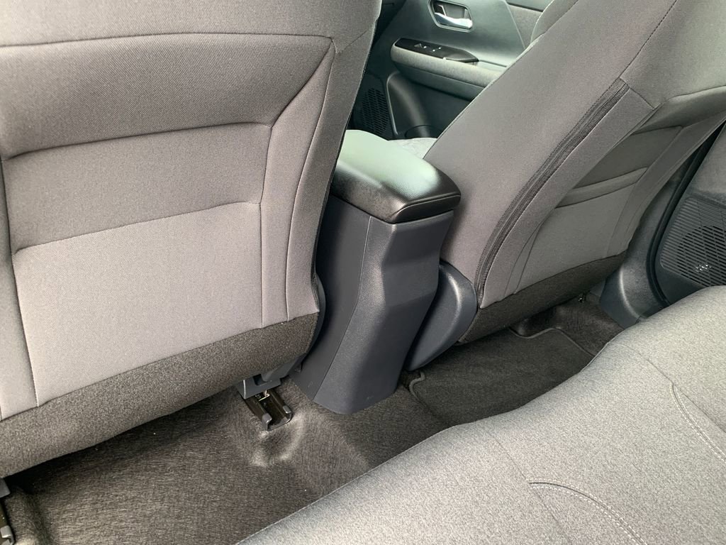 Used 2025 Nissan Kicks SV FWD image 21