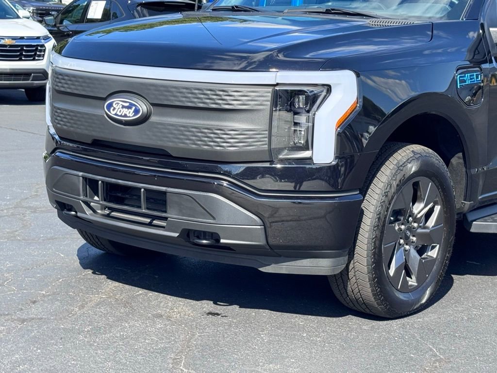 Used 2024 Ford F150 Lightning XLT AWD/4WD image 37