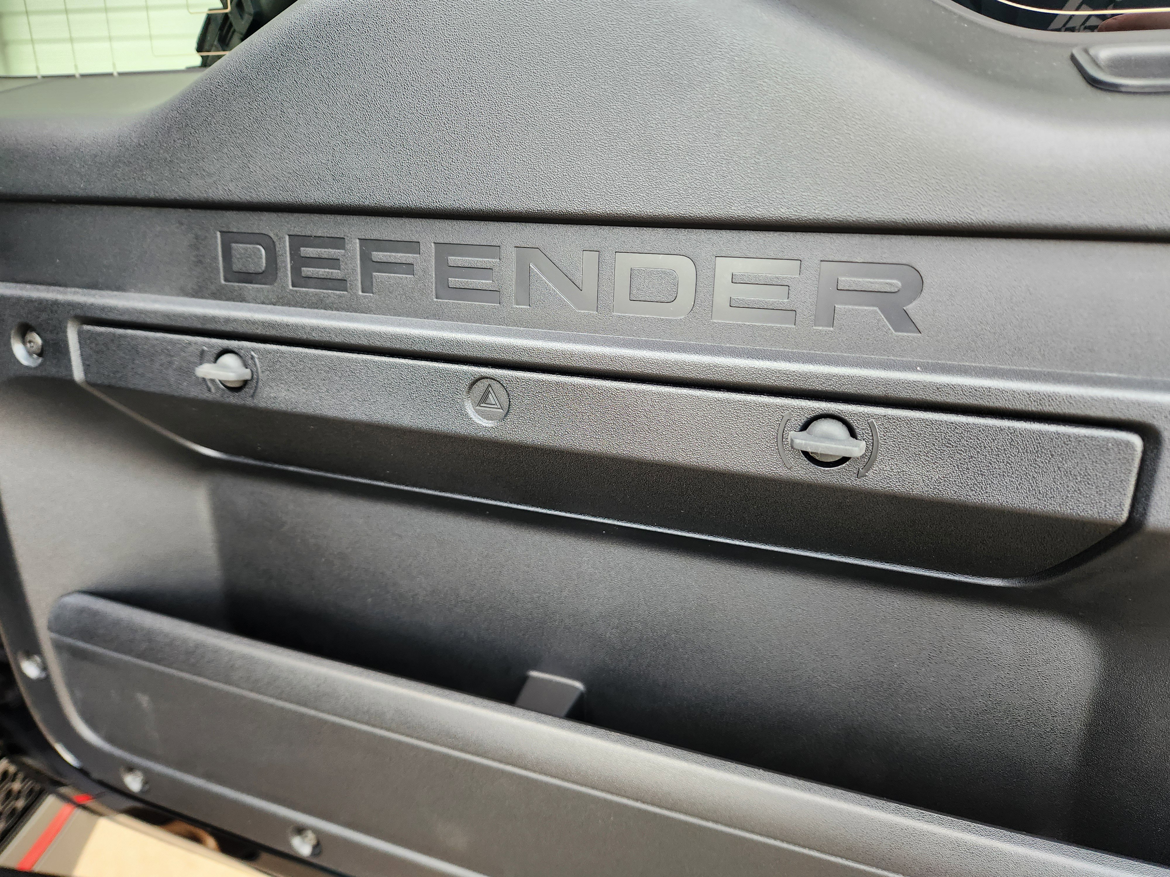 Certified 2025 Land Rover Defender 110 image 36