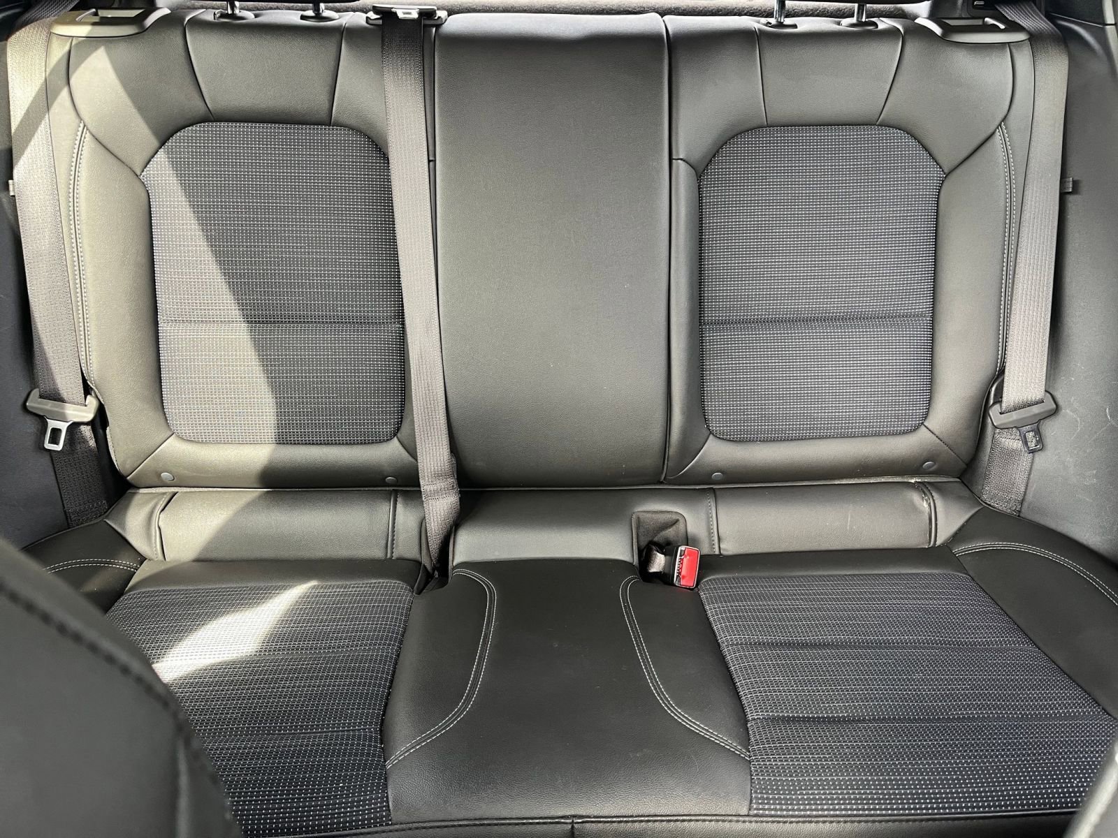 Used 2025 Buick Envista Preferred image 35