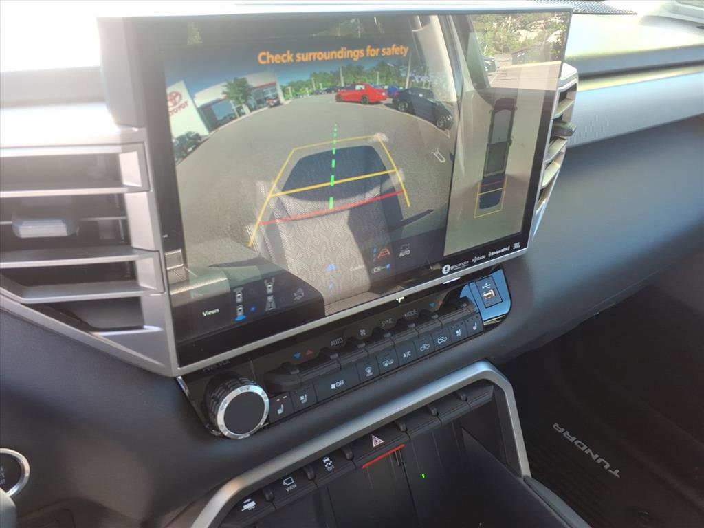 Used 2024 Toyota Tundra Limited AWD/4WD image 37