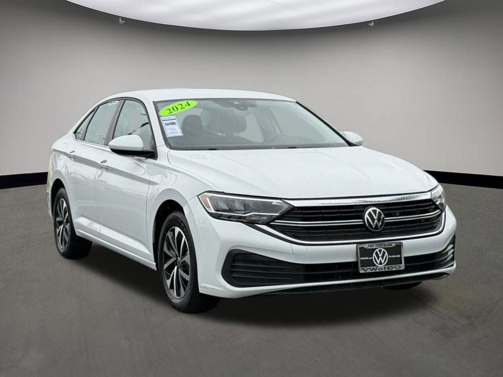 Used 2024 Volkswagen Jetta S image 1