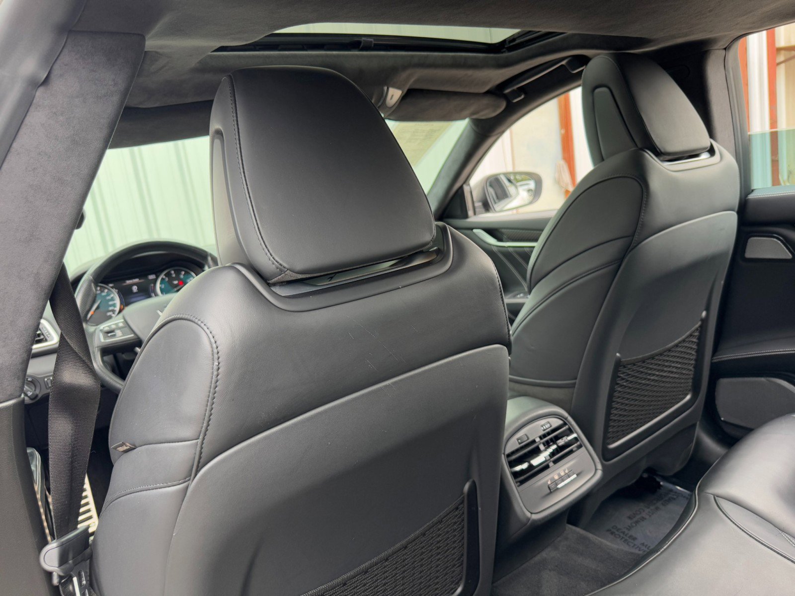 Used 2022 Maserati Ghibli Trofeo image 36