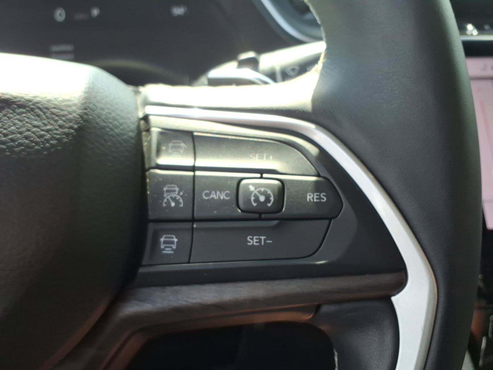 Certified 2021 Jeep Grand Cherokee L Limited AWD/4WD image 24