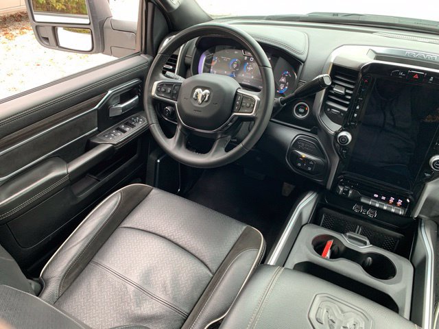 Used 2025 RAM 2500 Laramie AWD/4WD image 23
