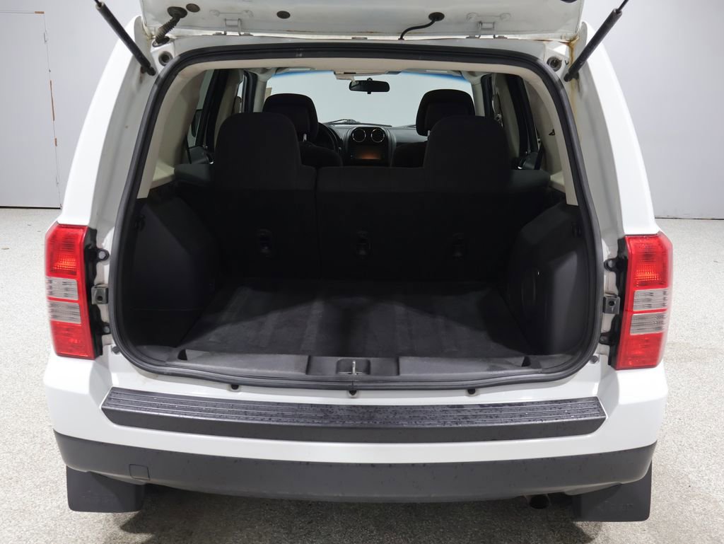Used 2013 Jeep Patriot Latitude w/ Premium Sound Group AWD/4WD image 19